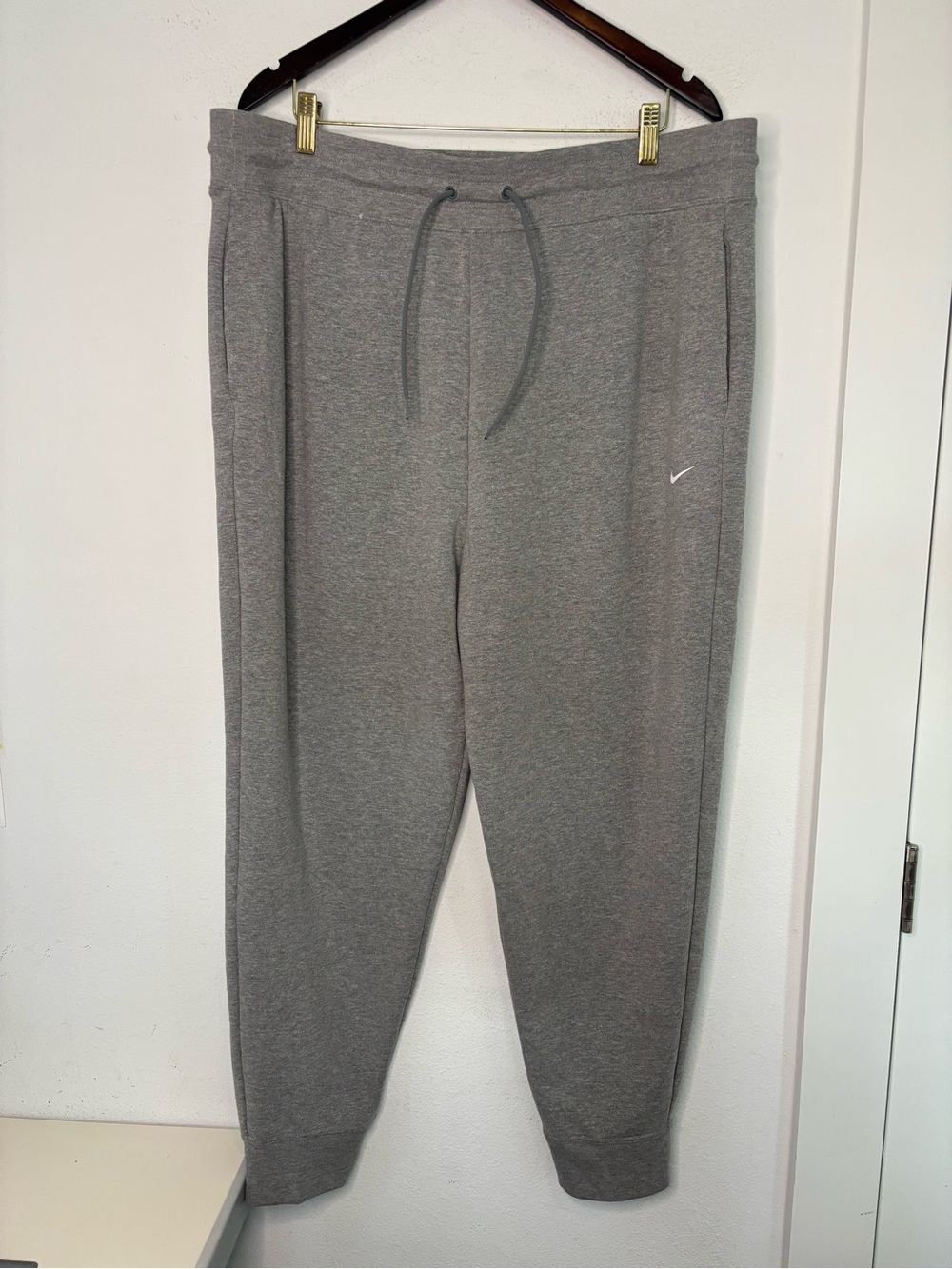 NIKE NWT DARK GREY MID RISE CLASSIC OVERSIZED WOMENS SWEATPANTS SZ XXL